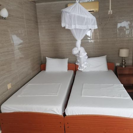 Milano Tourist Rest Hotel Anuradhapura Bagian luar foto