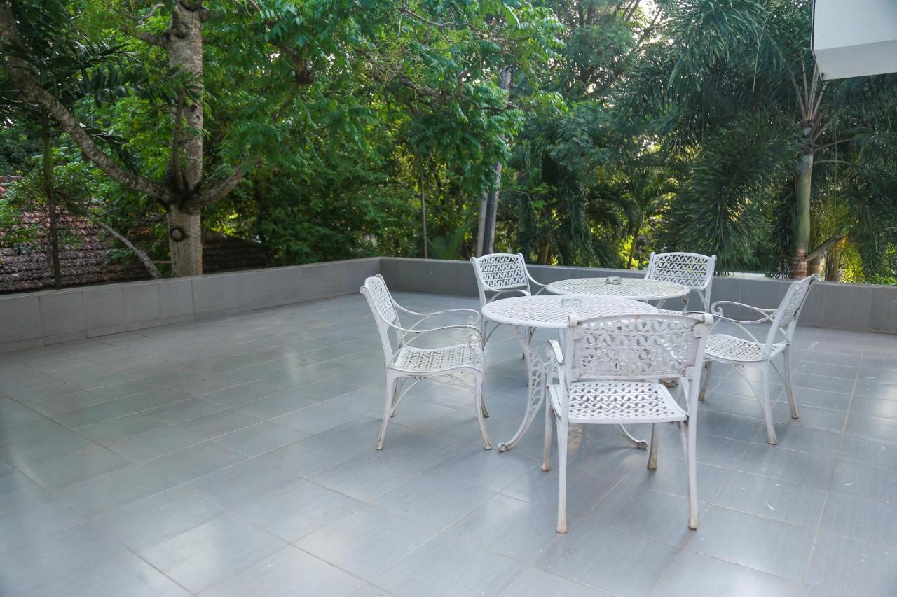 Milano Tourist Rest Hotel Anuradhapura Bagian luar foto