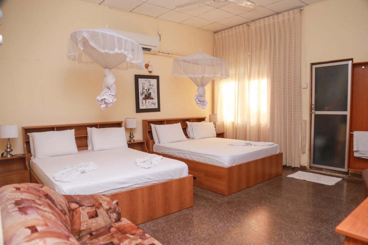 Milano Tourist Rest Hotel Anuradhapura Bagian luar foto
