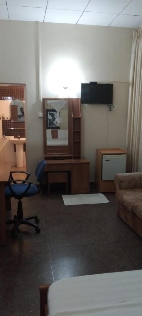 Milano Tourist Rest Hotel Anuradhapura Bagian luar foto