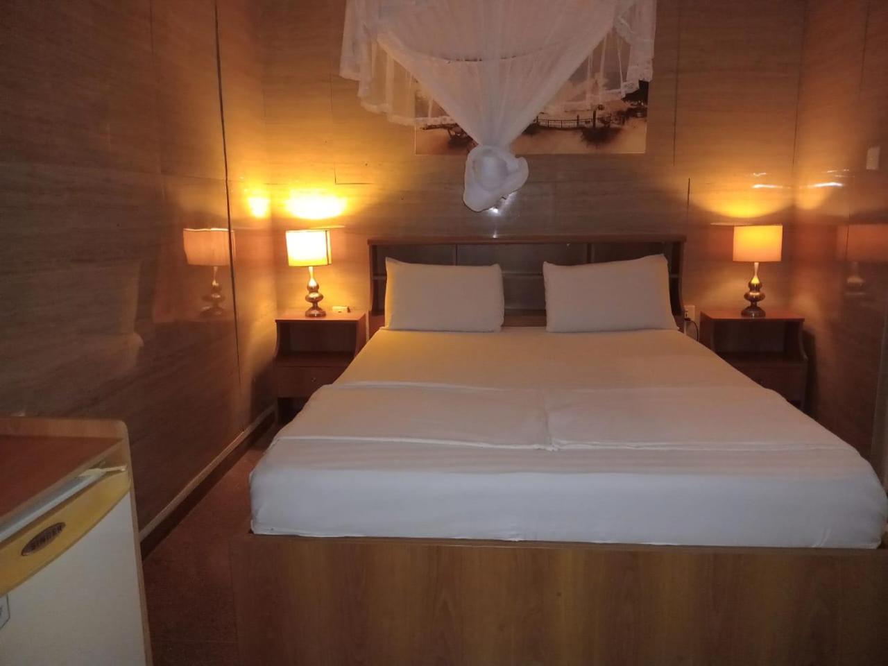 Milano Tourist Rest Hotel Anuradhapura Bagian luar foto