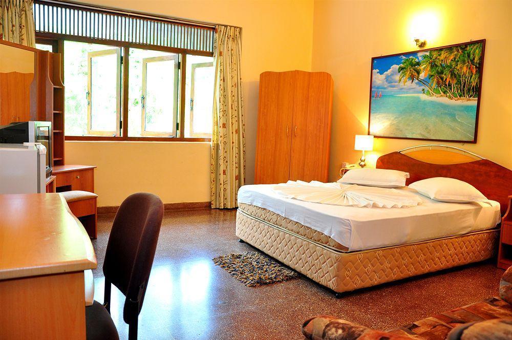 Milano Tourist Rest Hotel Anuradhapura Bagian luar foto