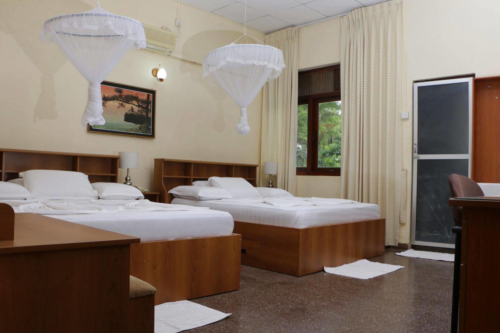 Milano Tourist Rest Hotel Anuradhapura Bagian luar foto