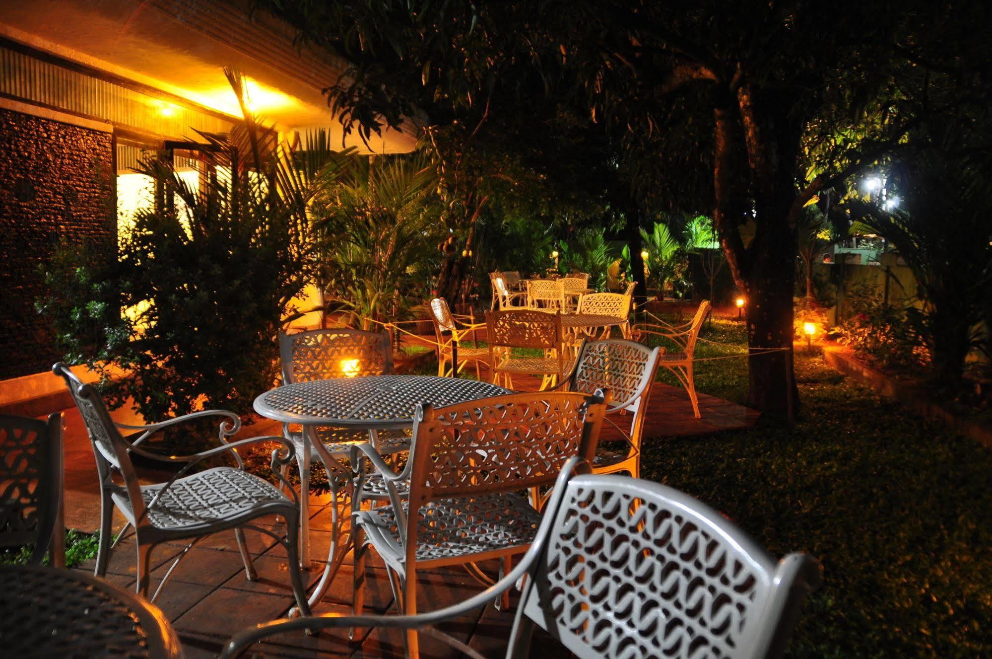 Milano Tourist Rest Hotel Anuradhapura Bagian luar foto