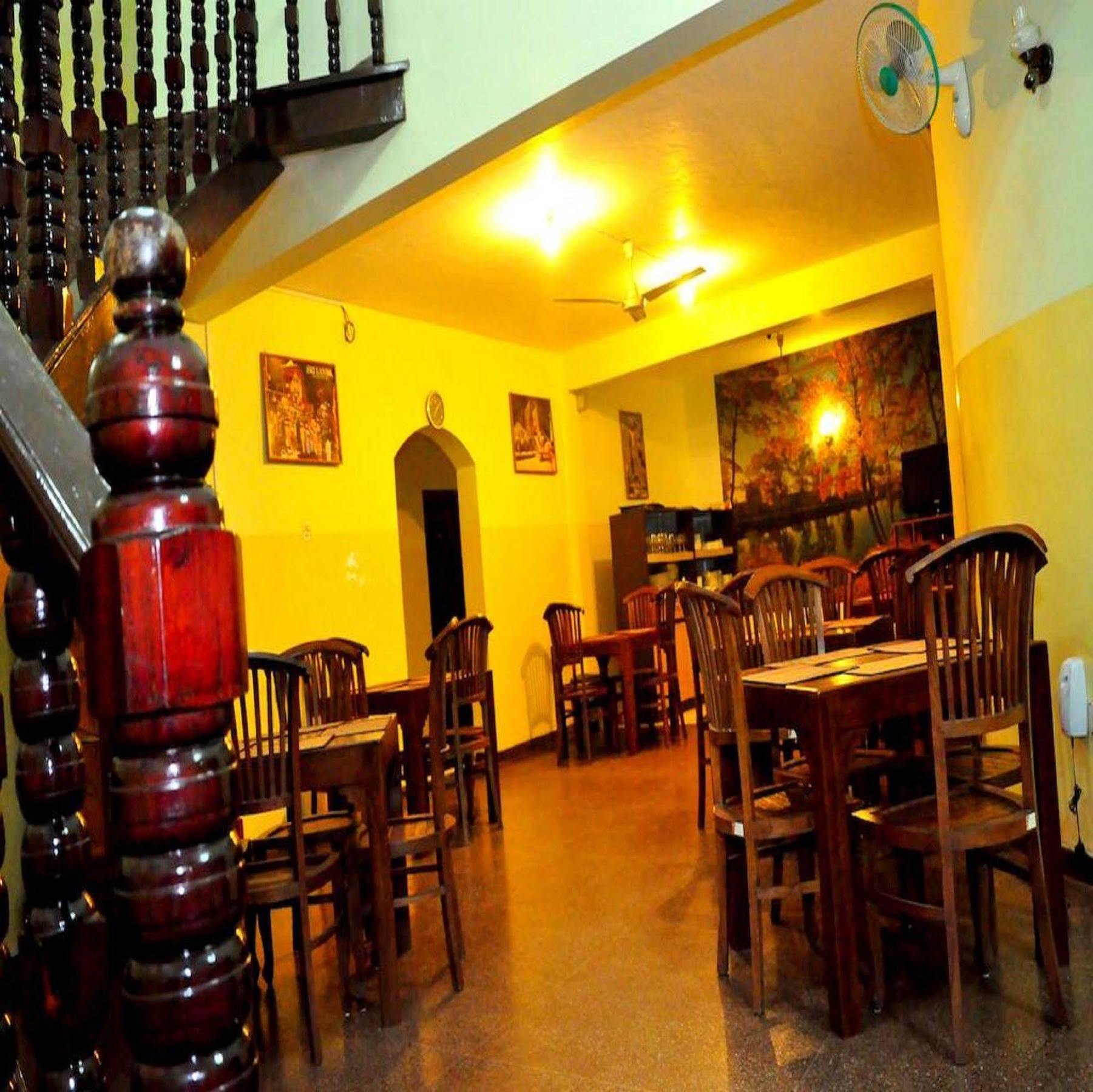 Milano Tourist Rest Hotel Anuradhapura Bagian luar foto