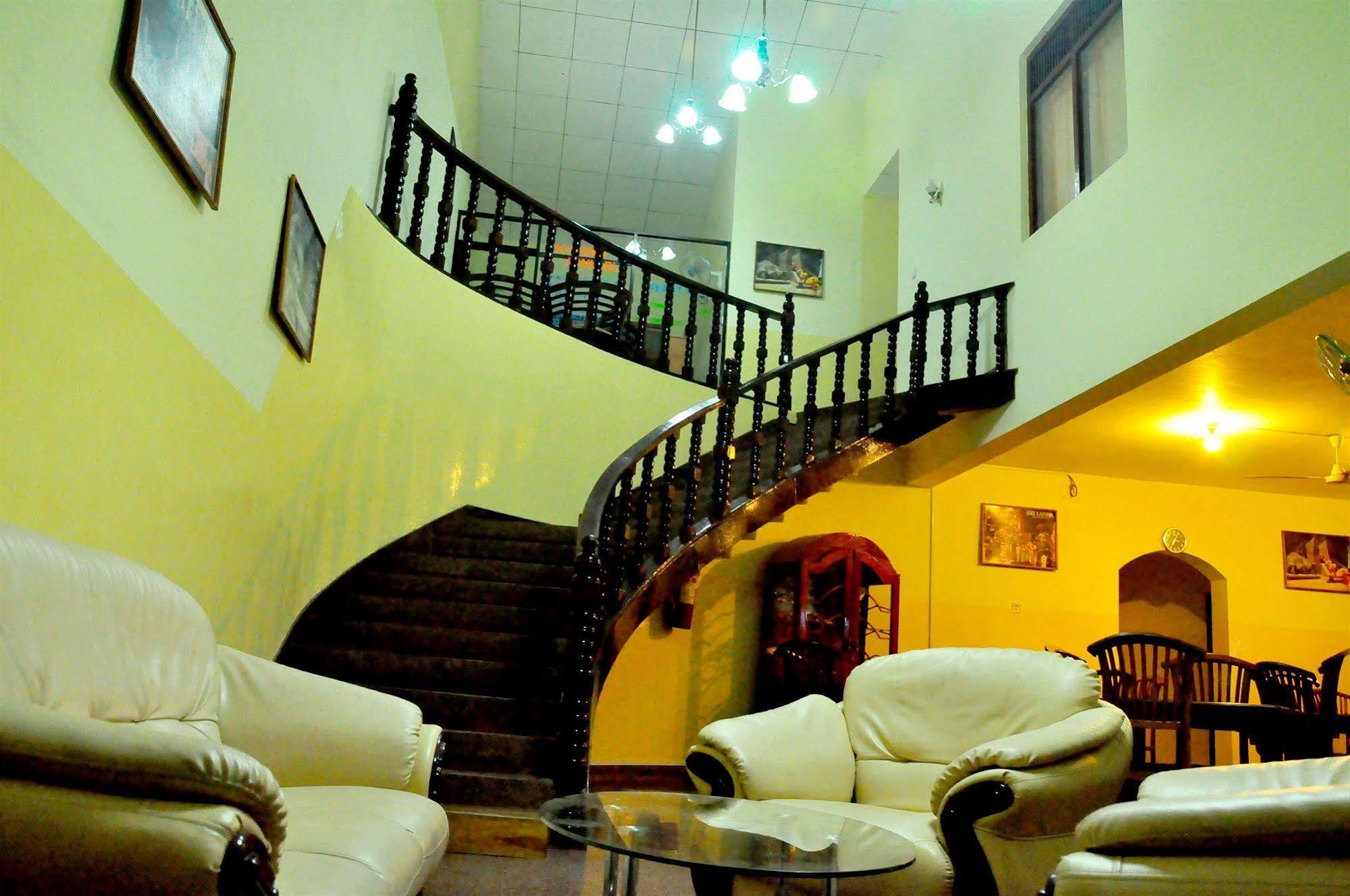 Milano Tourist Rest Hotel Anuradhapura Bagian luar foto