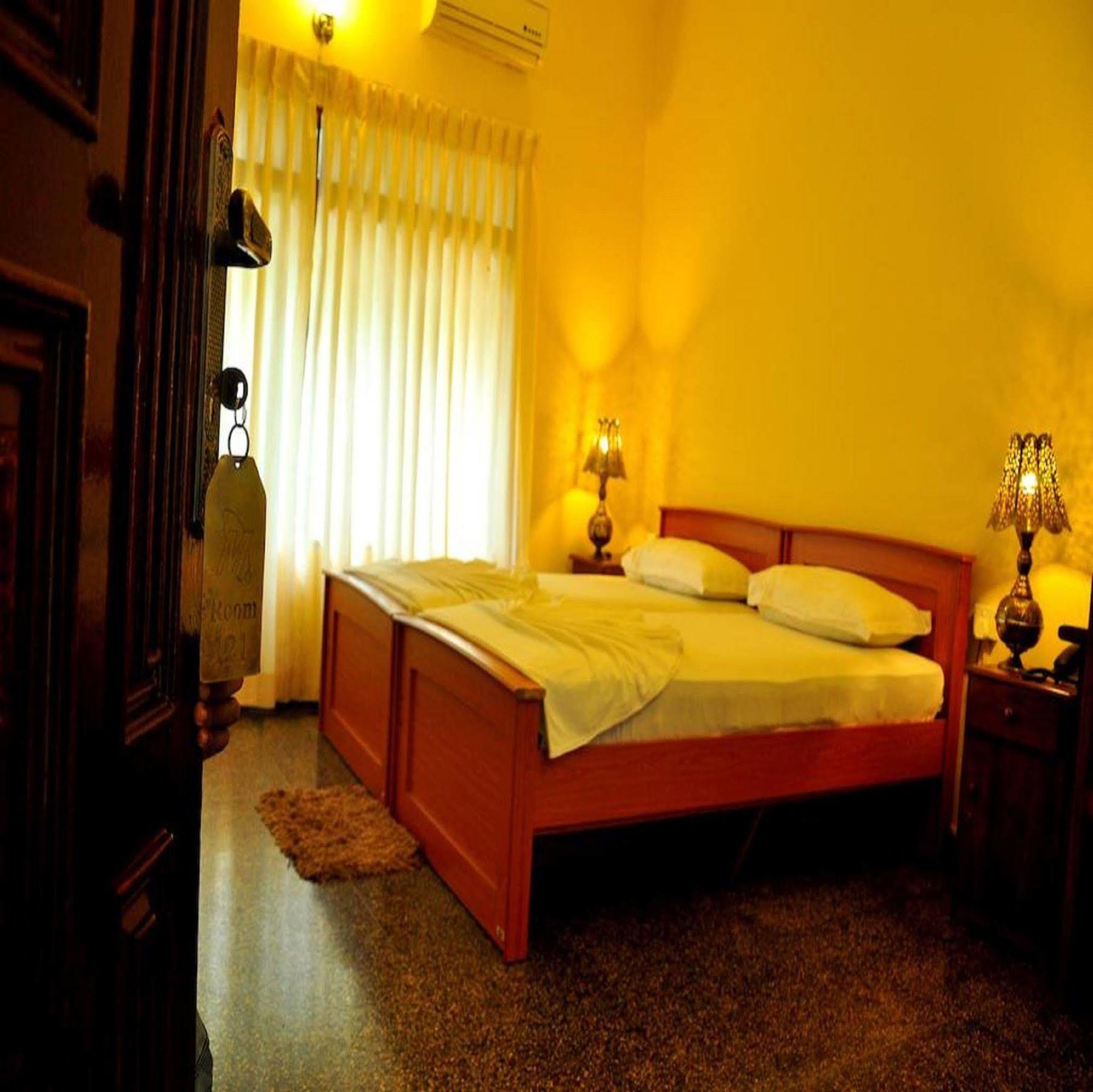 Milano Tourist Rest Hotel Anuradhapura Bagian luar foto