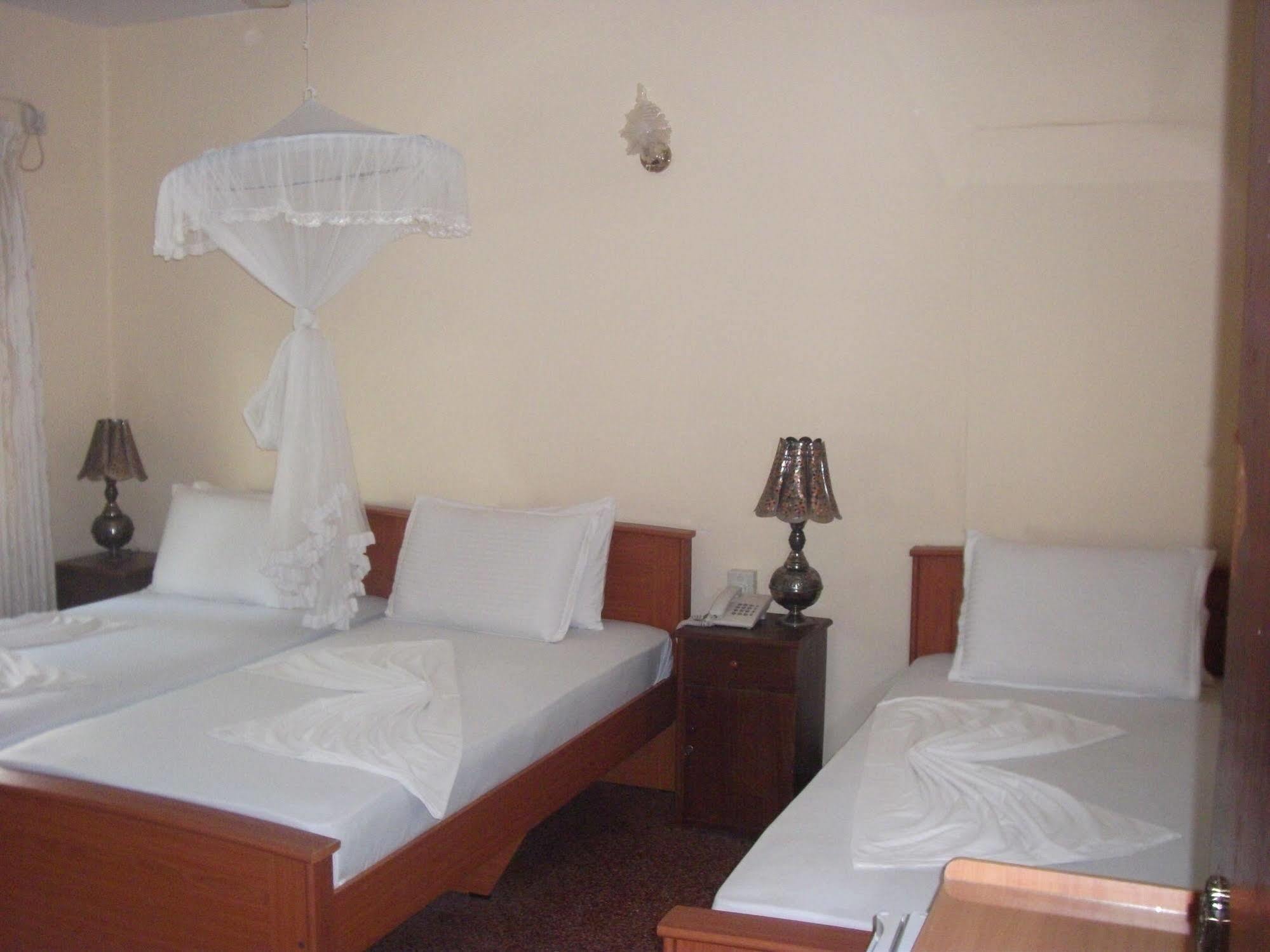 Milano Tourist Rest Hotel Anuradhapura Bagian luar foto